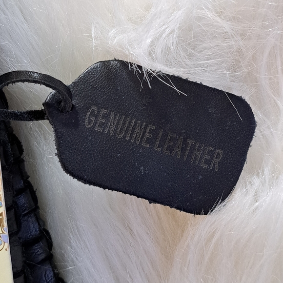 SALE. XL New leather shoulder bag from India - Picture 3 of 16